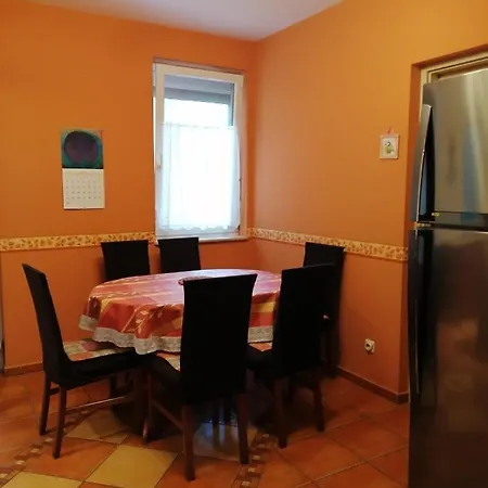Anna Vendeghaz Apartment *